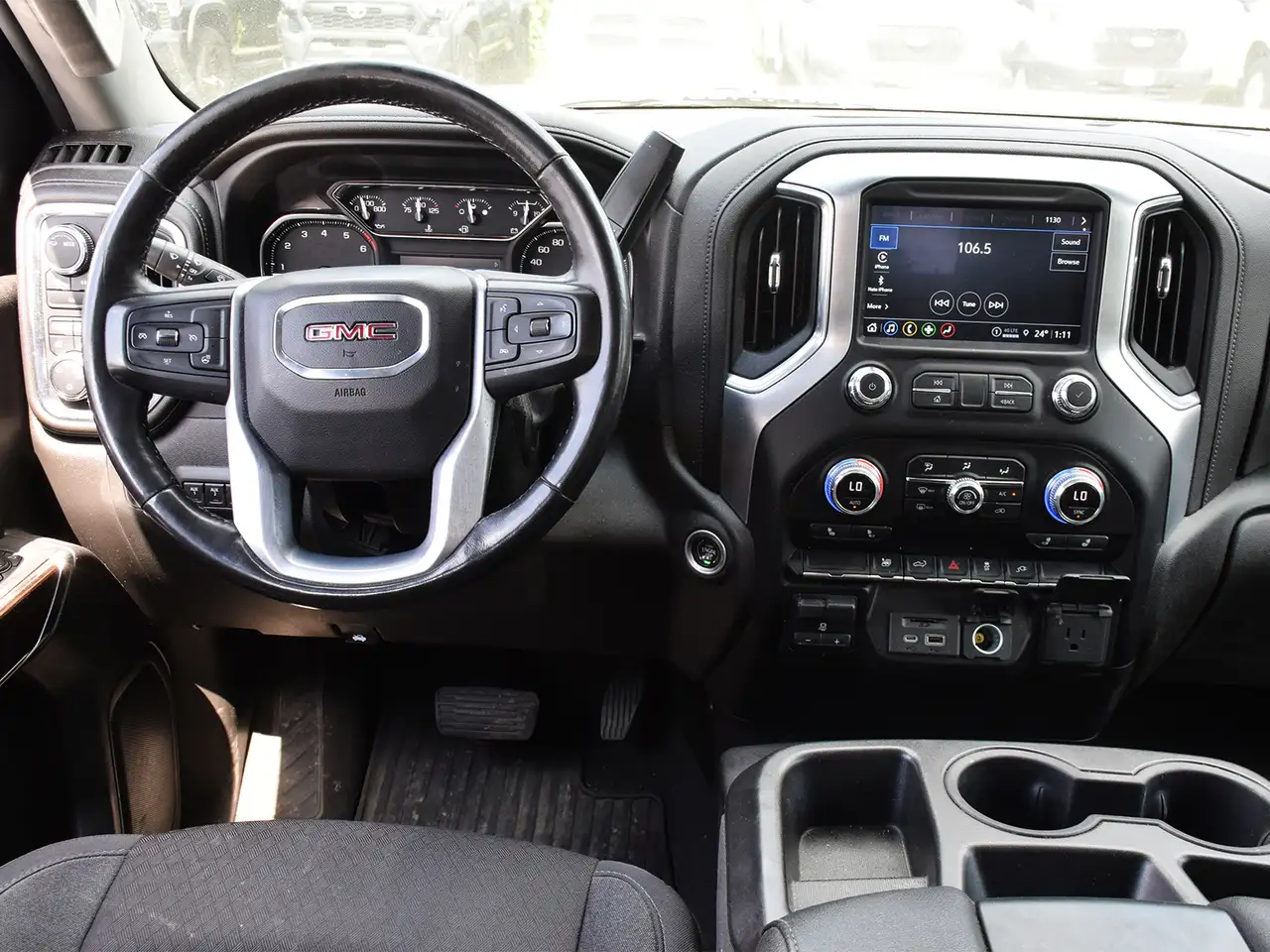 GMC Sierra 3500HD photo GMC Sierra 3500HD