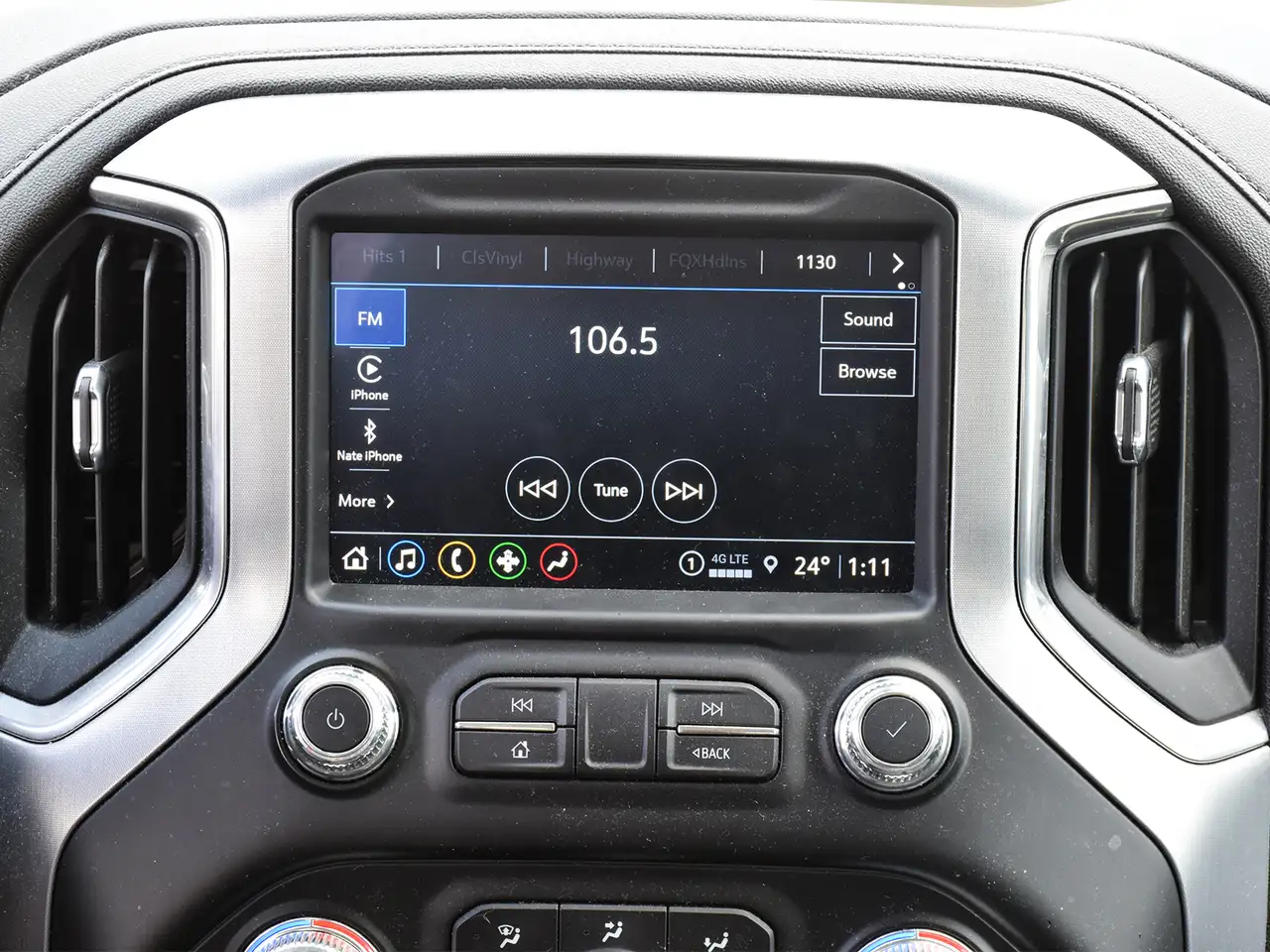 GMC Sierra 3500HD photo GMC Sierra 3500HD
