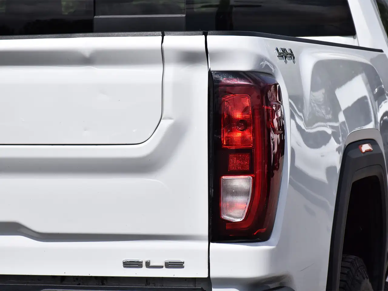 GMC Sierra 3500HD photo GMC Sierra 3500HD