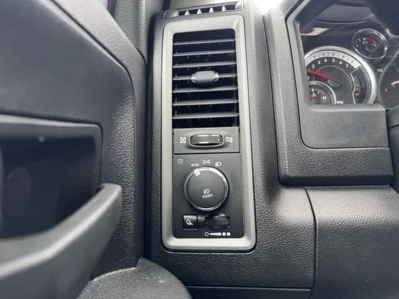 RAM 1500 photo RAM 1500