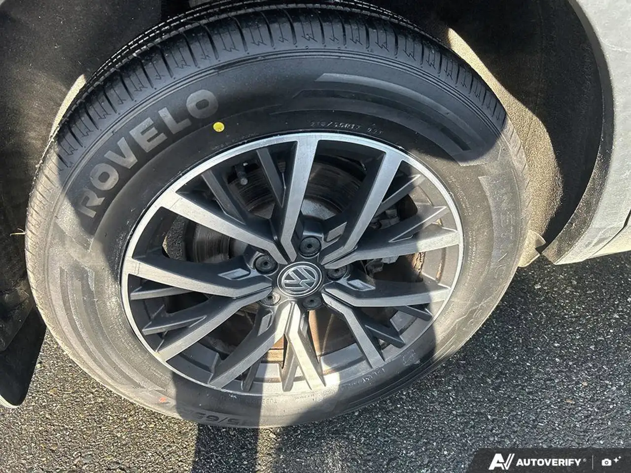 Volkswagen Tiguan снимка Volkswagen Tiguan
