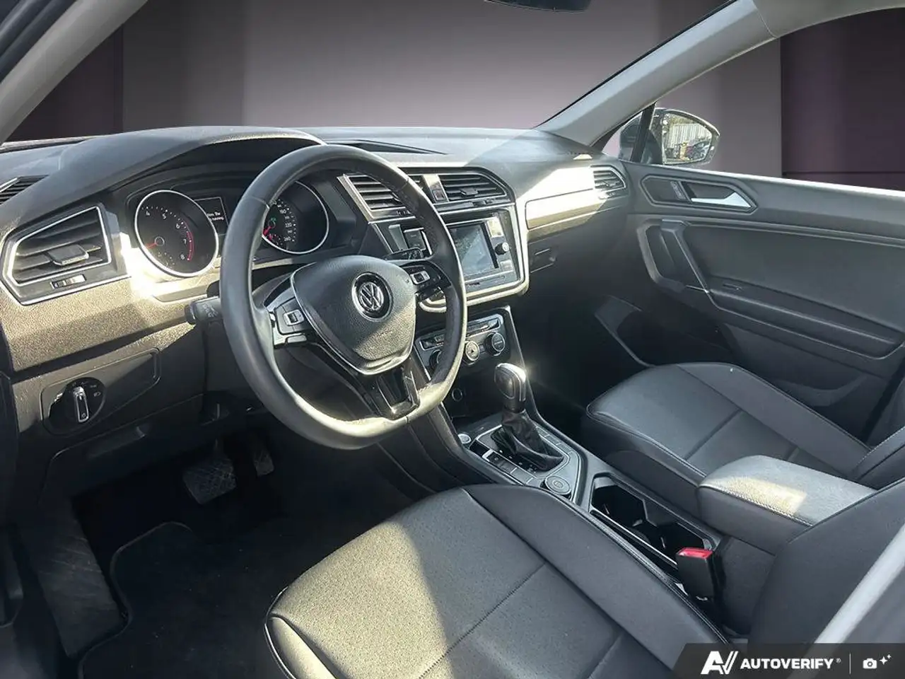 Volkswagen Tiguan снимка Volkswagen Tiguan