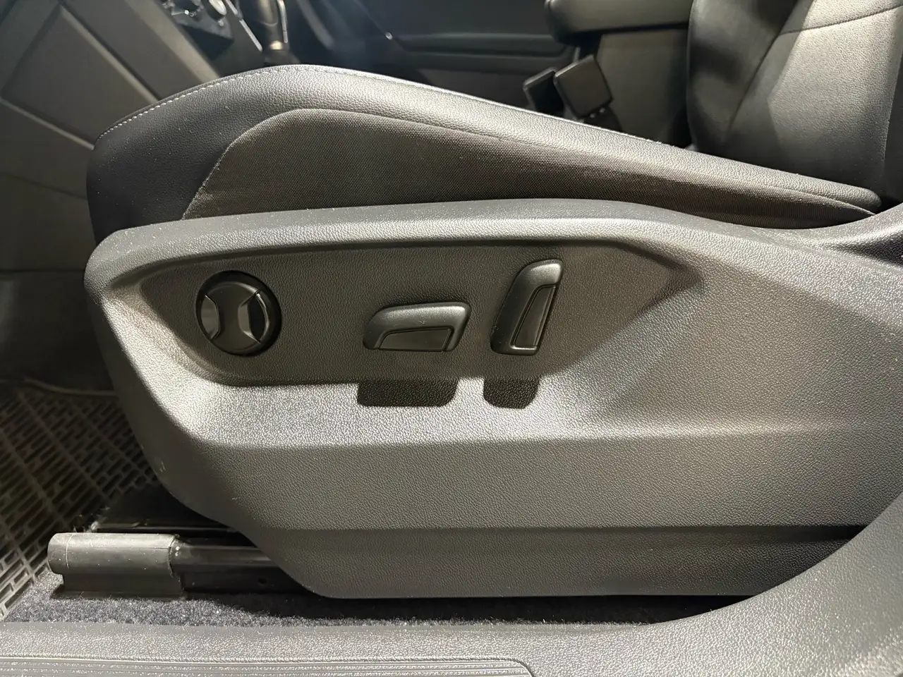 Volkswagen Tiguan снимка Volkswagen Tiguan