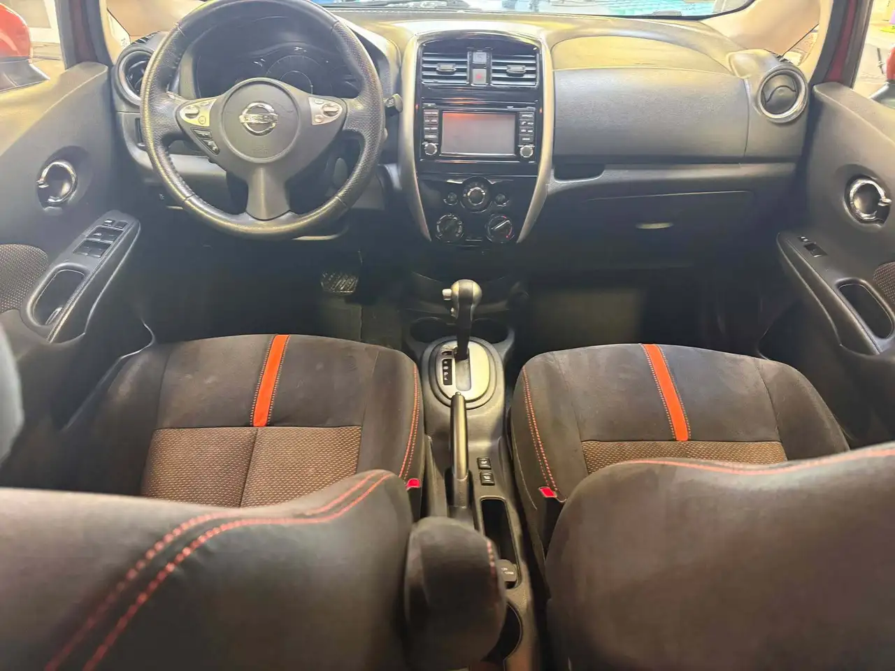 Nissan Note fotografie Nissan Note
