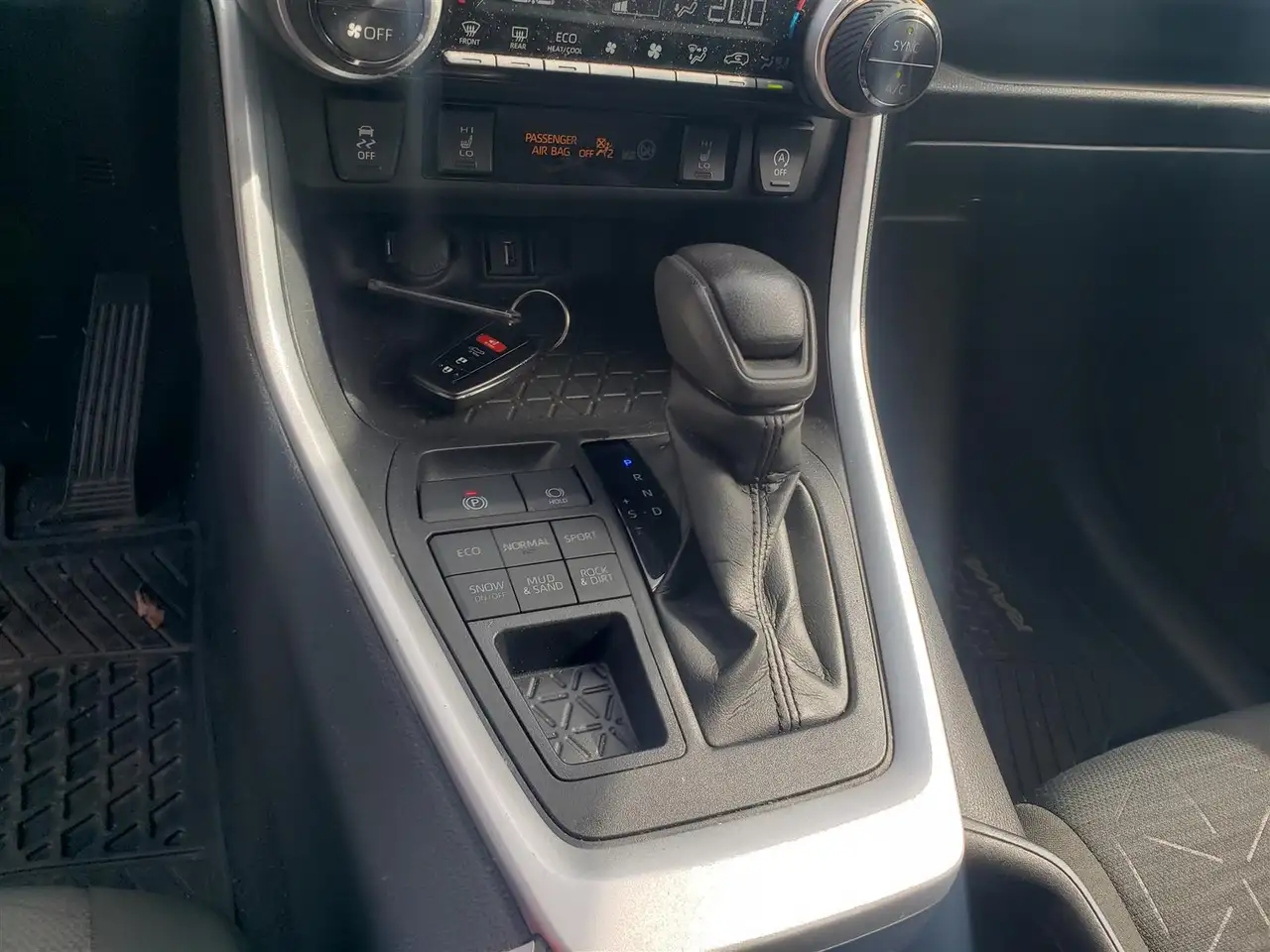 Toyota RAV 4 снимка Toyota RAV 4