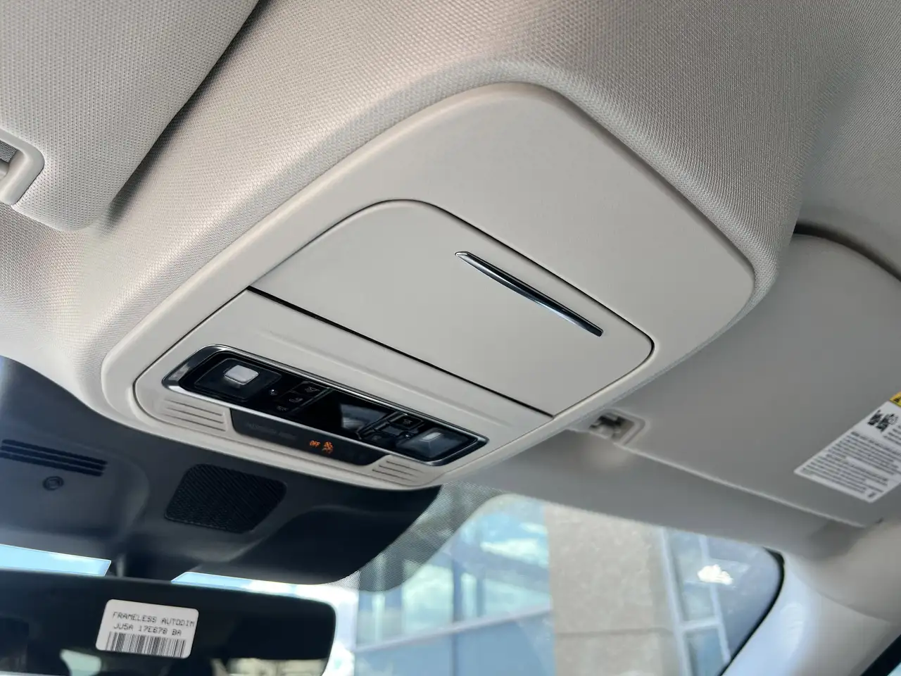 Lincoln Navigator photo Lincoln Navigator