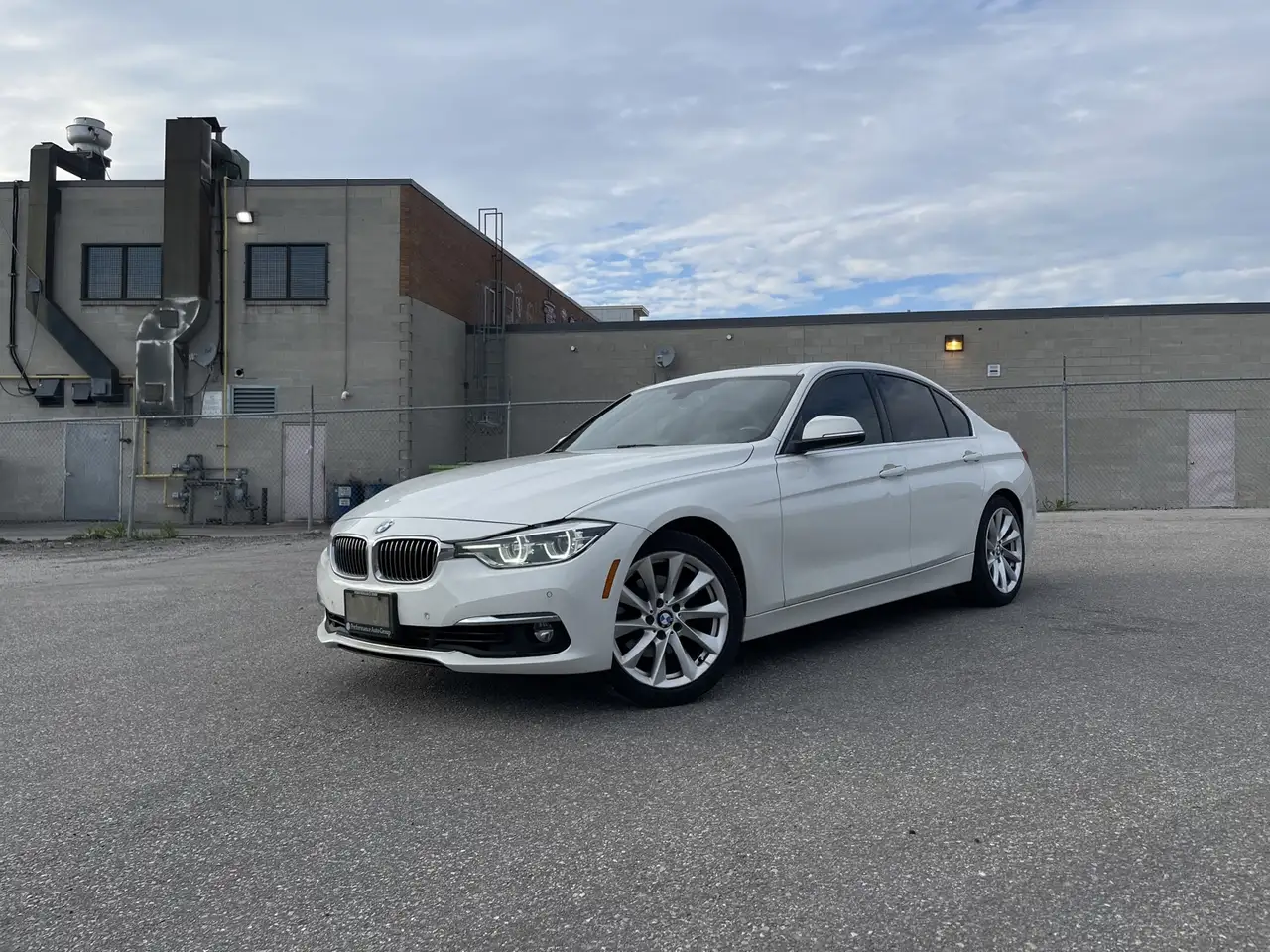 BMW 3 Series photo BMW 3 Series