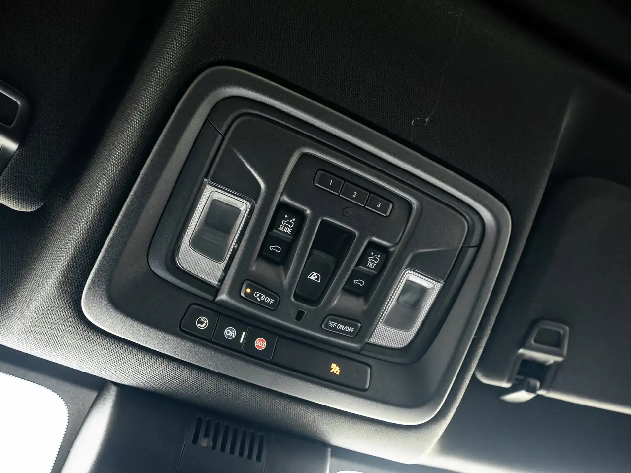 GMC Sierra 3500HD снимка GMC Sierra 3500HD