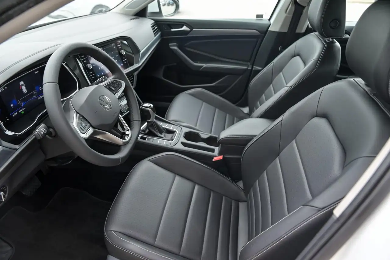 Volkswagen Jetta снимка Volkswagen Jetta