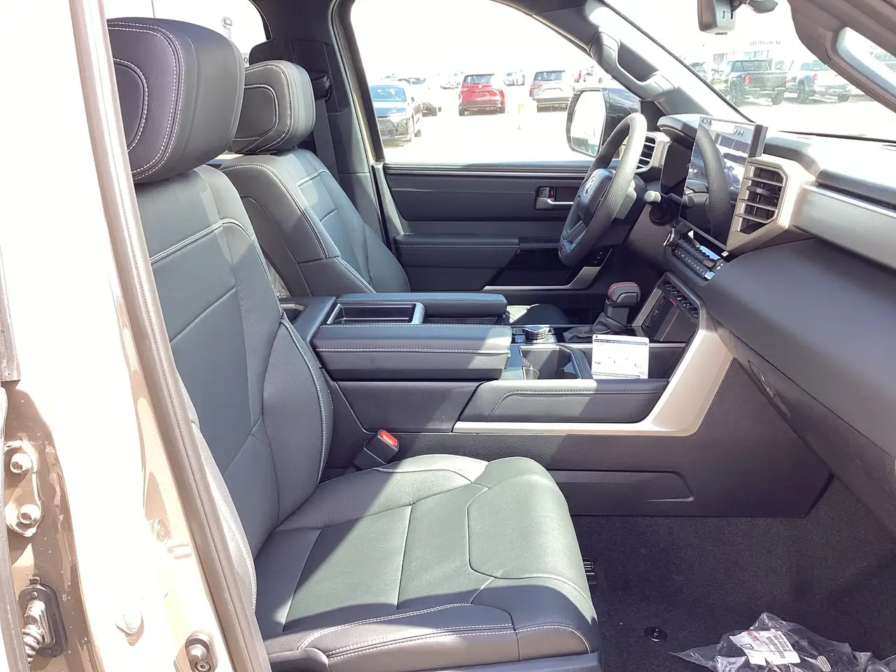 Toyota Tundra снимка Toyota Tundra