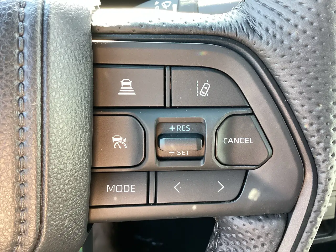 Toyota Tundra снимка Toyota Tundra