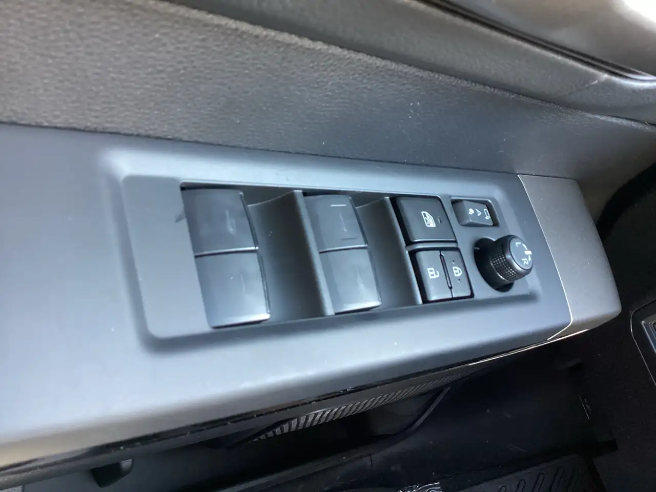 Toyota Tundra снимка Toyota Tundra