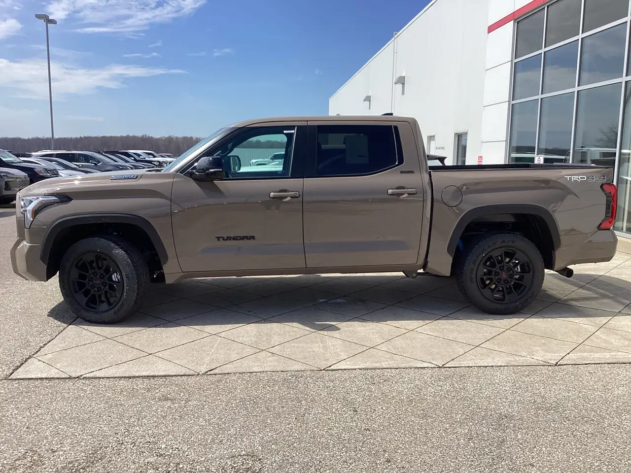 Toyota Tundra снимка Toyota Tundra