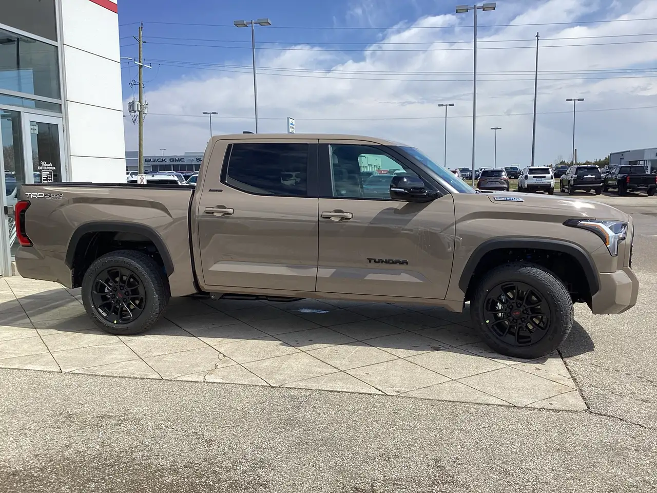 Toyota Tundra снимка Toyota Tundra