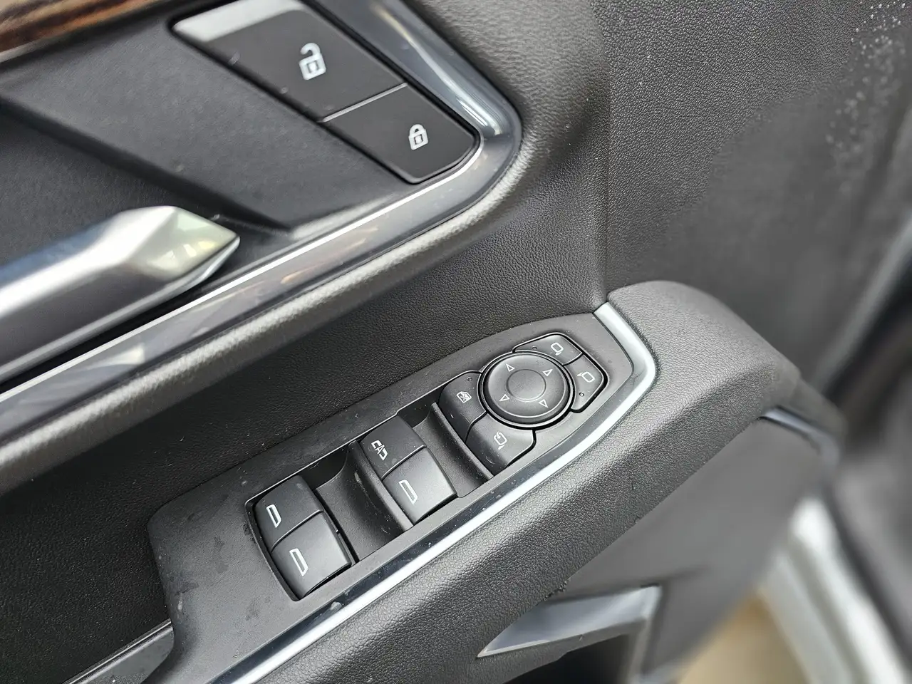 GMC Sierra 3500HD снимка GMC Sierra 3500HD