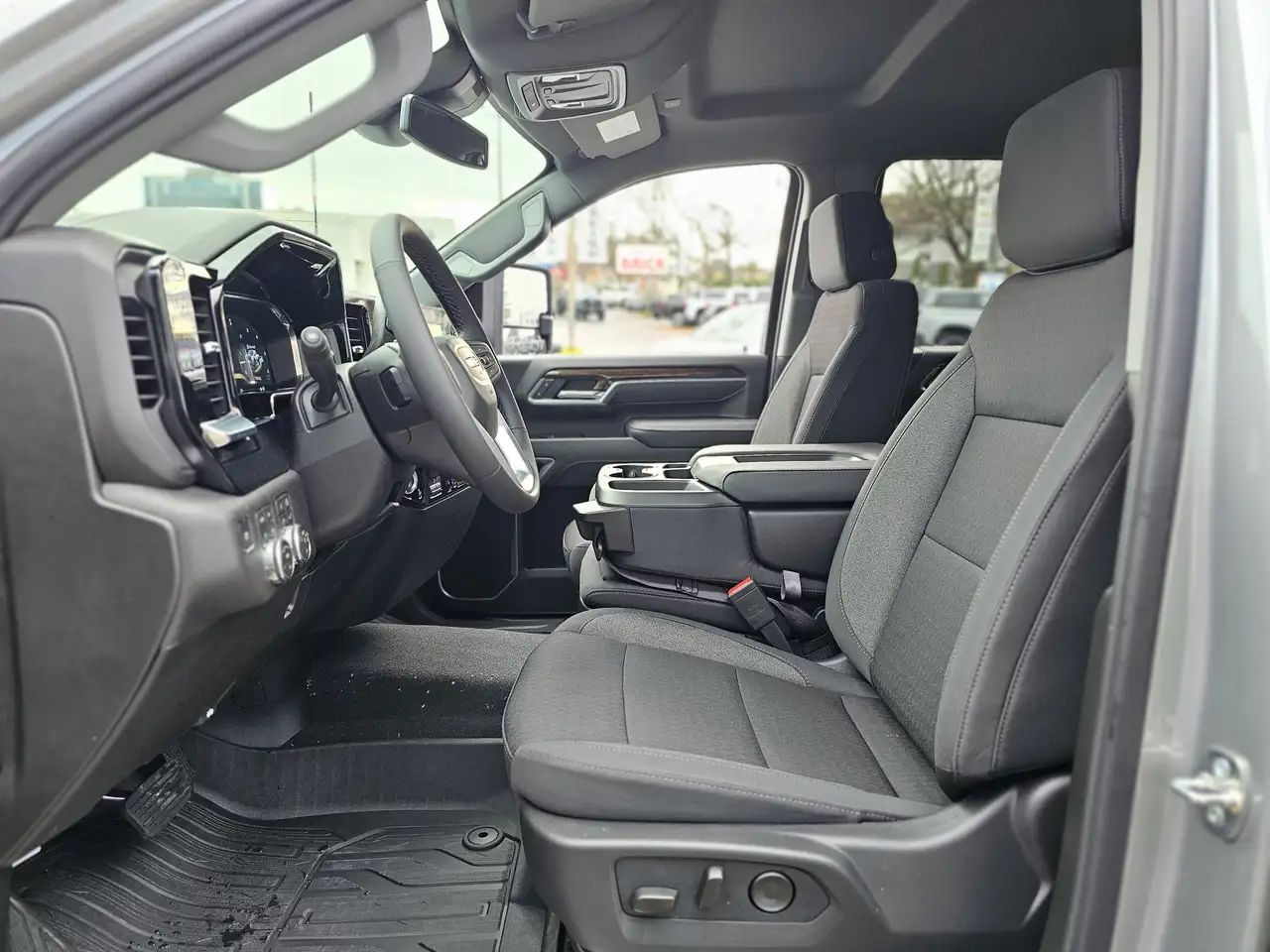GMC Sierra 3500HD снимка GMC Sierra 3500HD