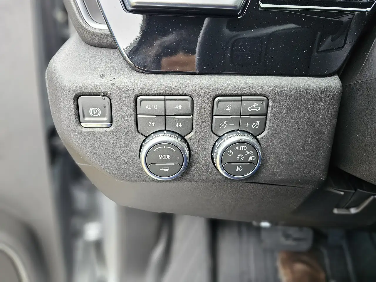 GMC Sierra 3500HD снимка GMC Sierra 3500HD