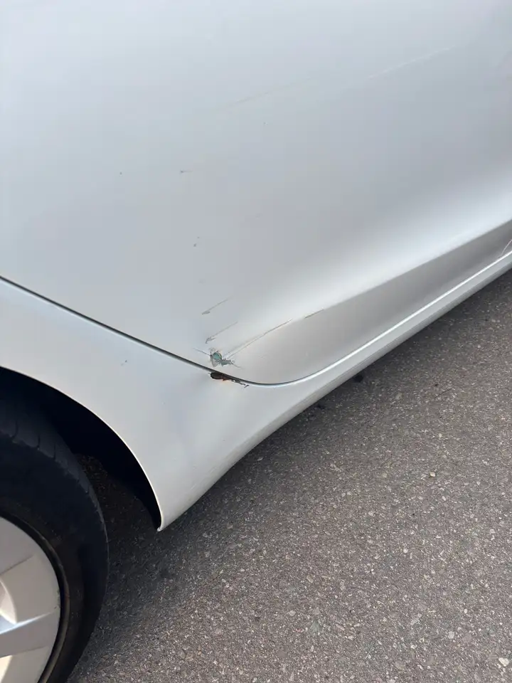 Tesla Model 3 снимка Tesla Model 3