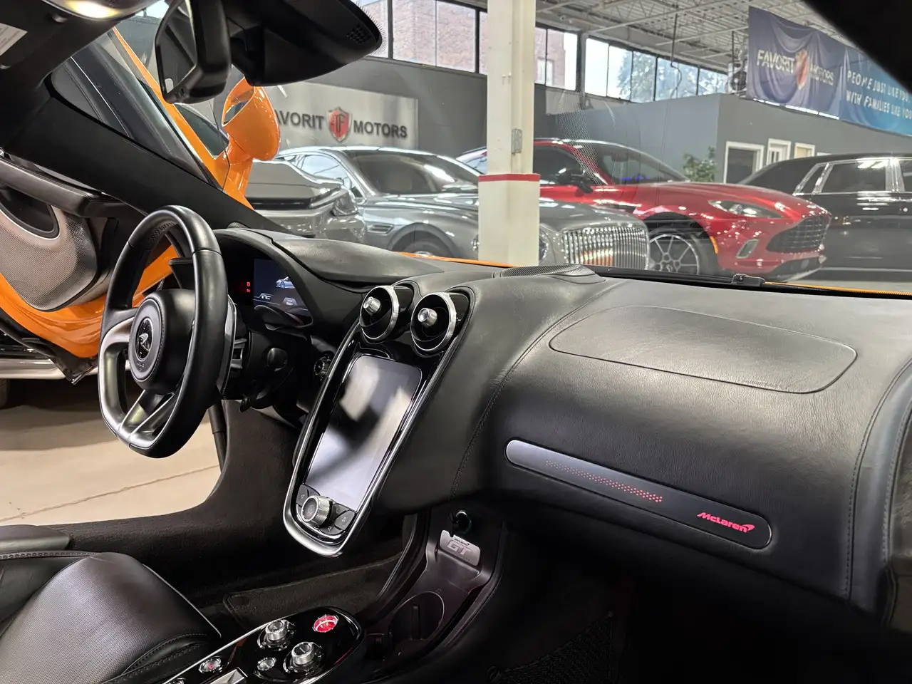 McLaren GT photo McLaren GT