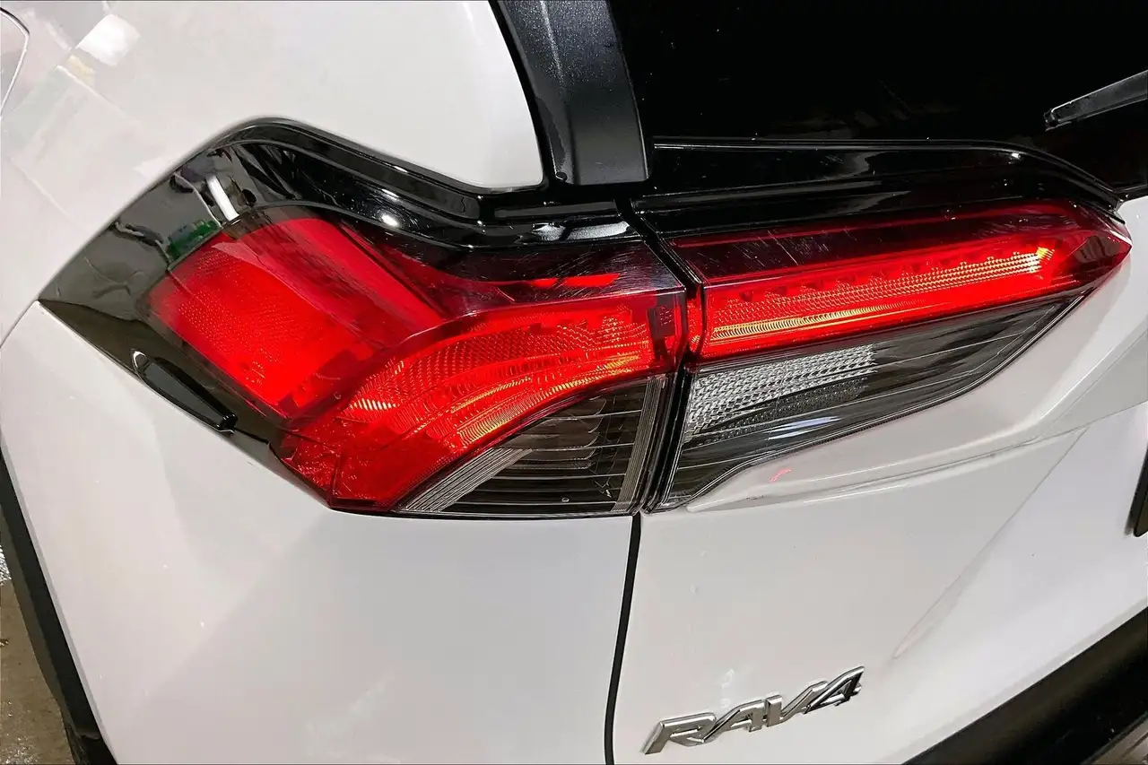 Toyota RAV 4 снимка Toyota RAV 4