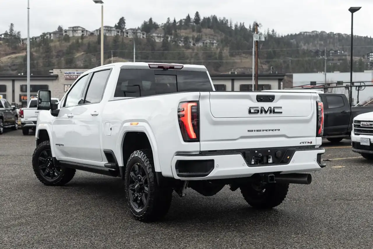 GMC Sierra 3500HD photo GMC Sierra 3500HD
