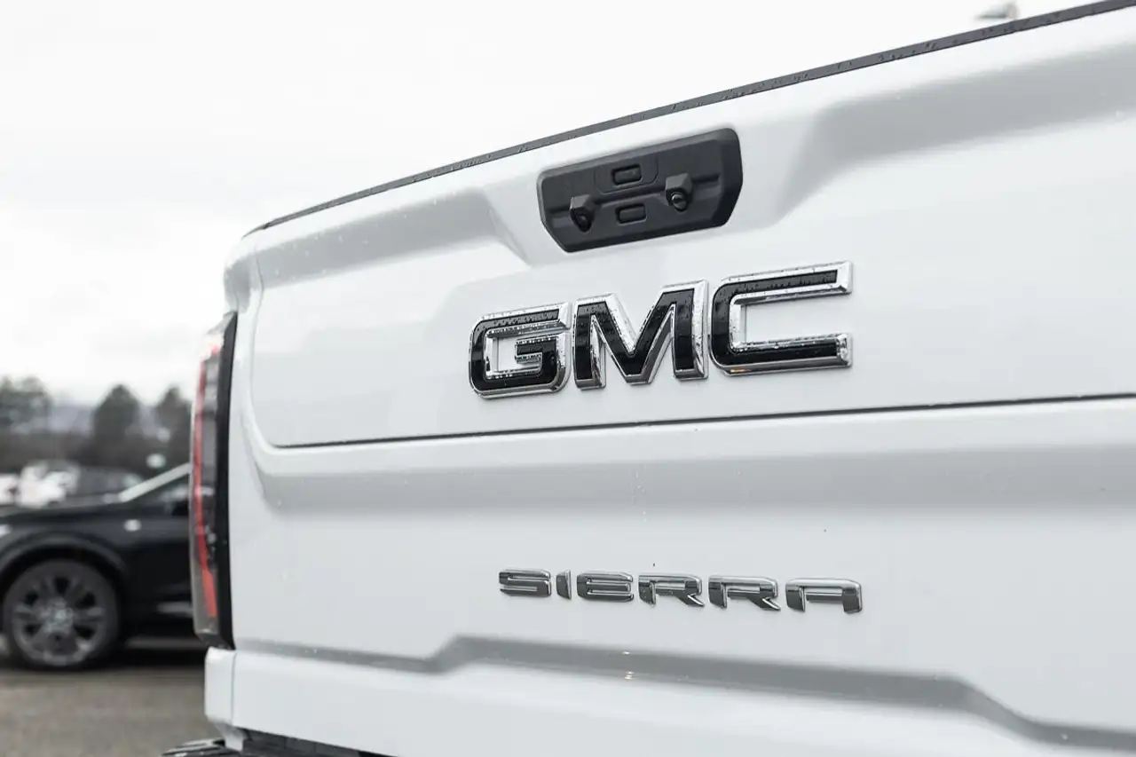 GMC Sierra 3500HD photo GMC Sierra 3500HD