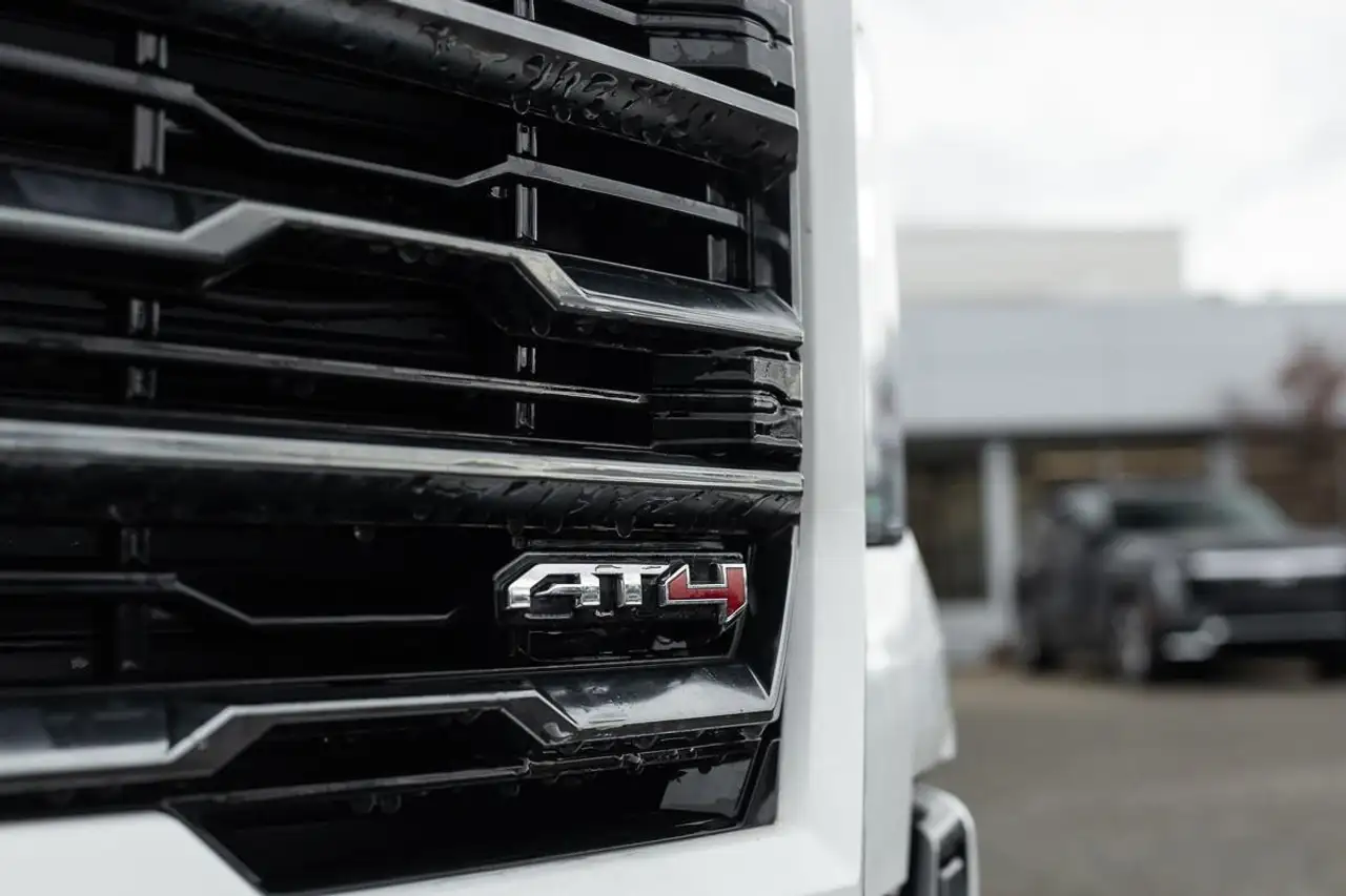 GMC Sierra 3500HD photo GMC Sierra 3500HD