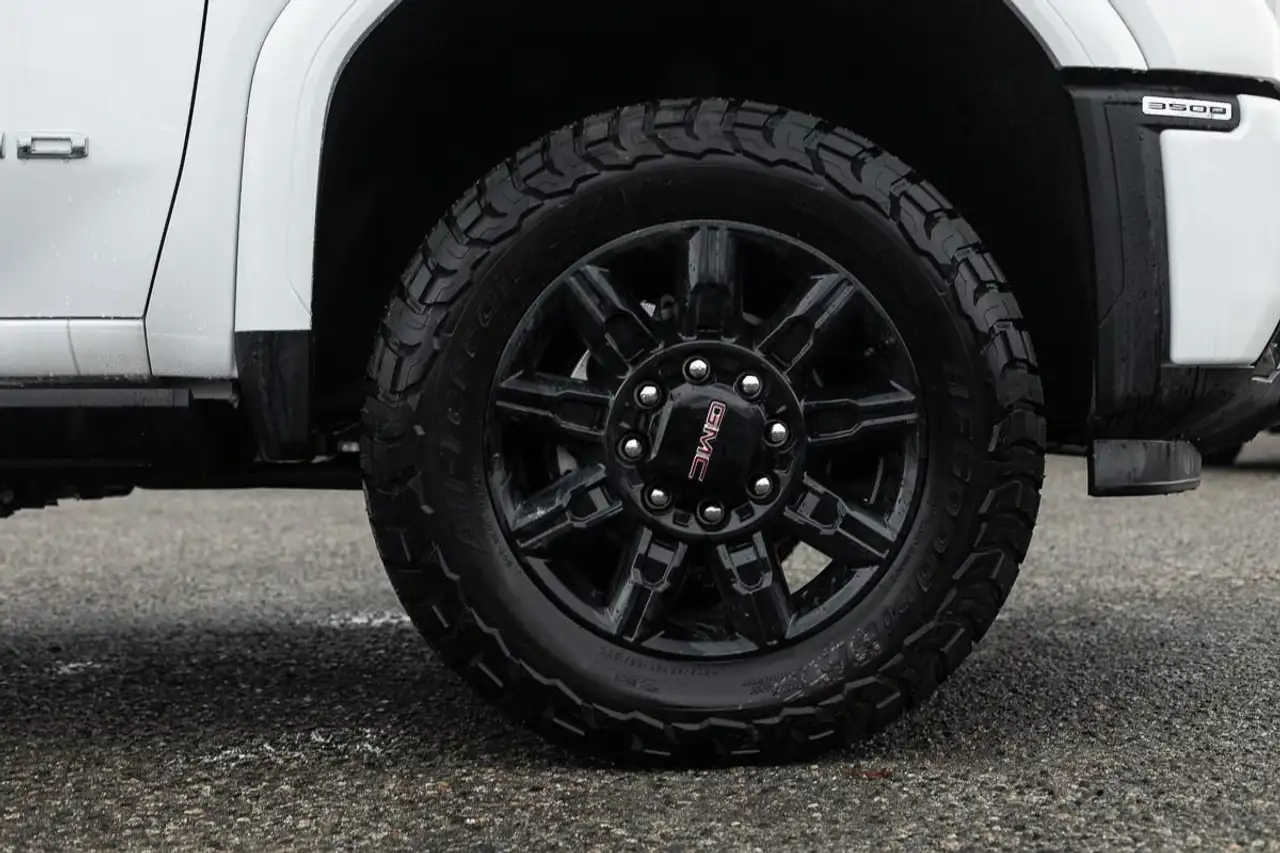 GMC Sierra 3500HD photo GMC Sierra 3500HD