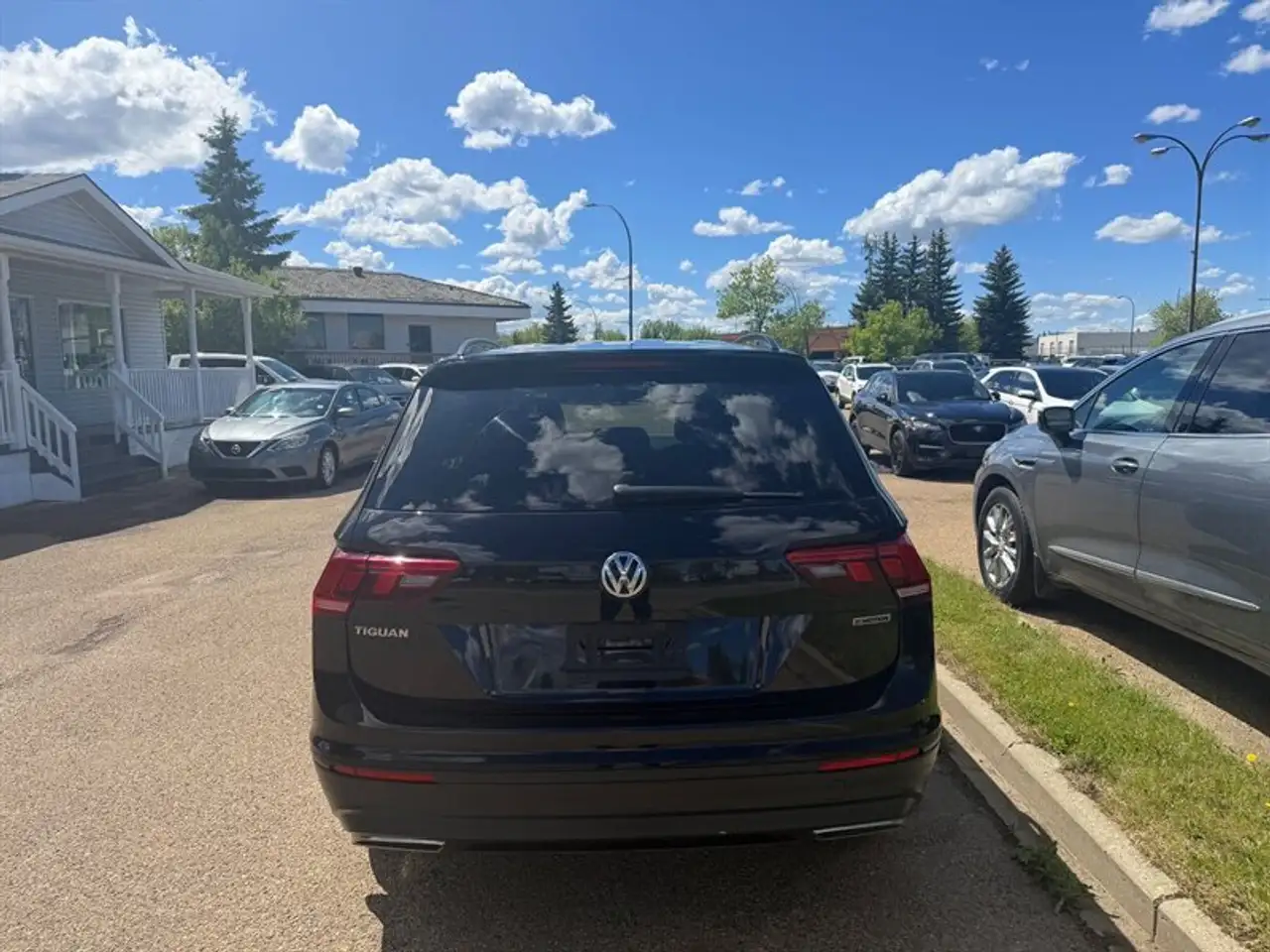 Volkswagen Tiguan снимка Volkswagen Tiguan