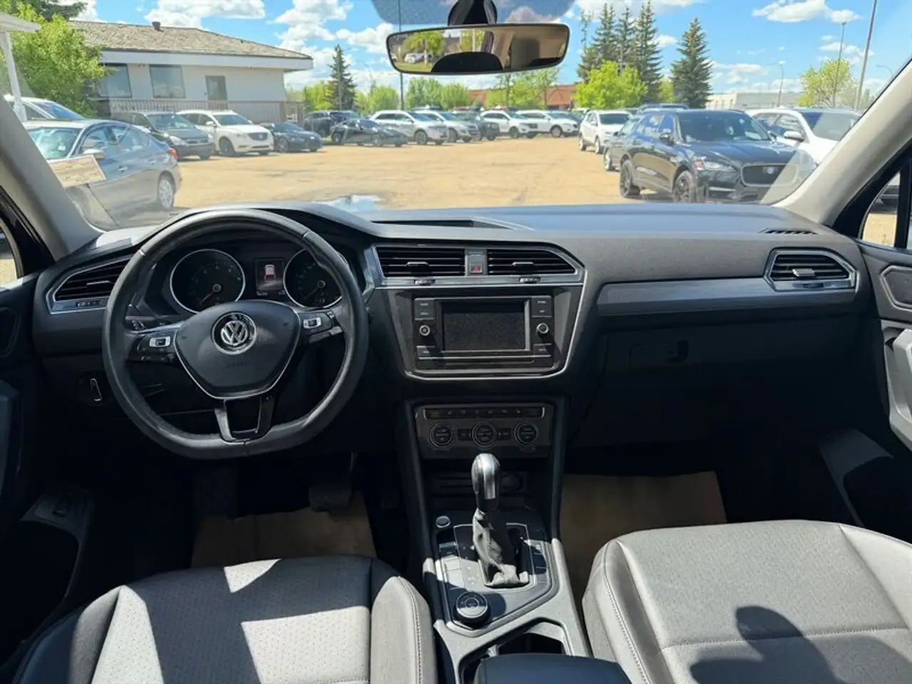 Volkswagen Tiguan снимка Volkswagen Tiguan