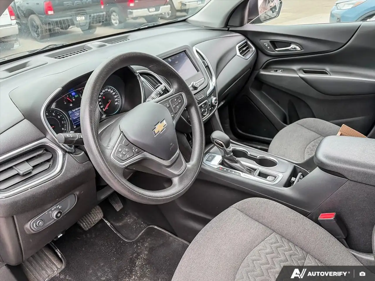 Chevrolet Equinox photo Chevrolet Equinox