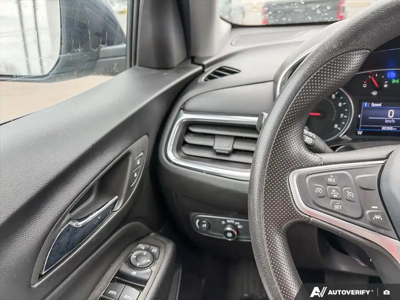 Chevrolet Equinox photo Chevrolet Equinox