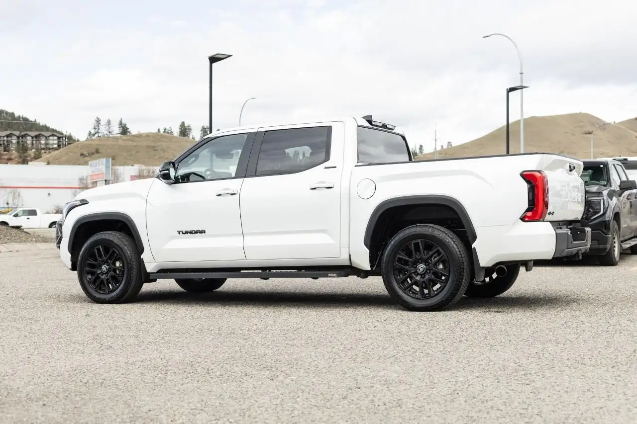 Toyota Tundra снимка Toyota Tundra