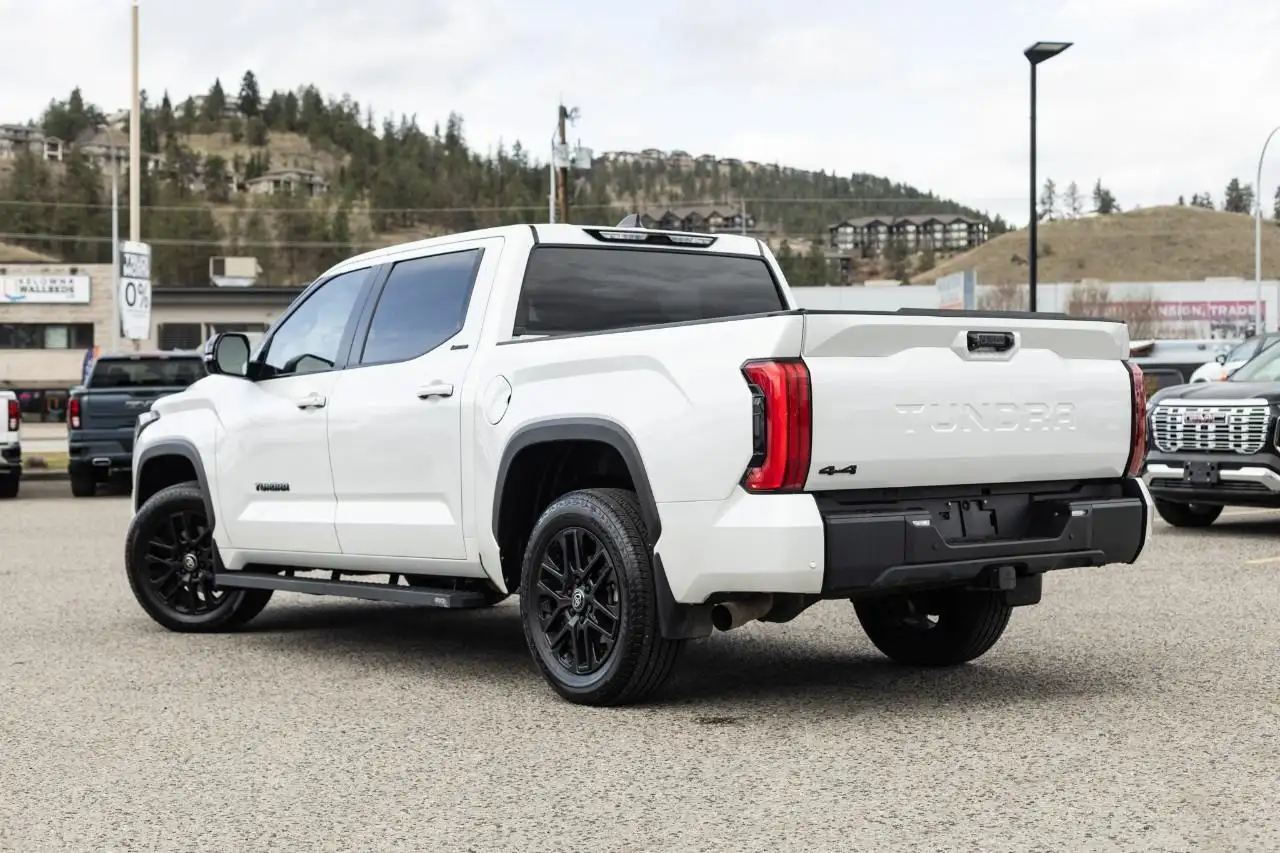 Toyota Tundra снимка Toyota Tundra