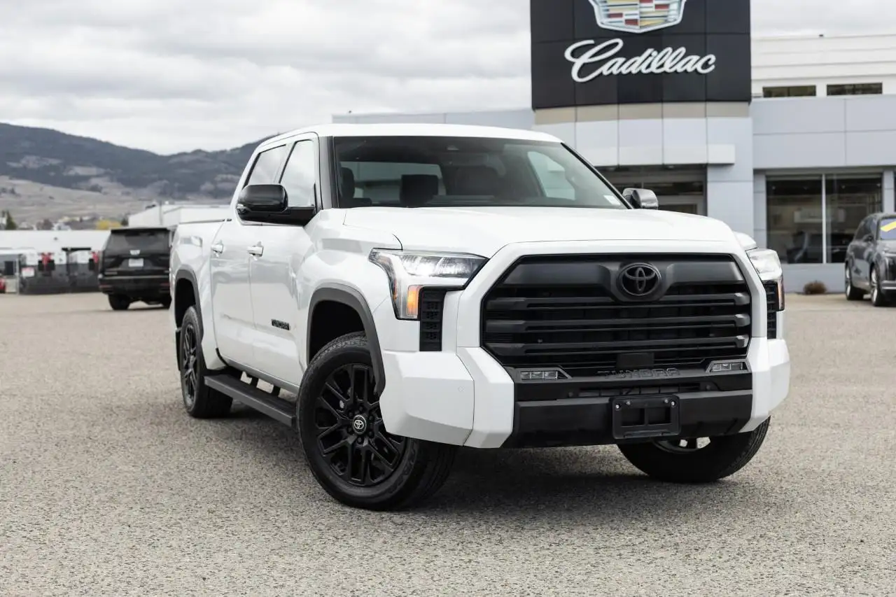 Toyota Tundra снимка Toyota Tundra