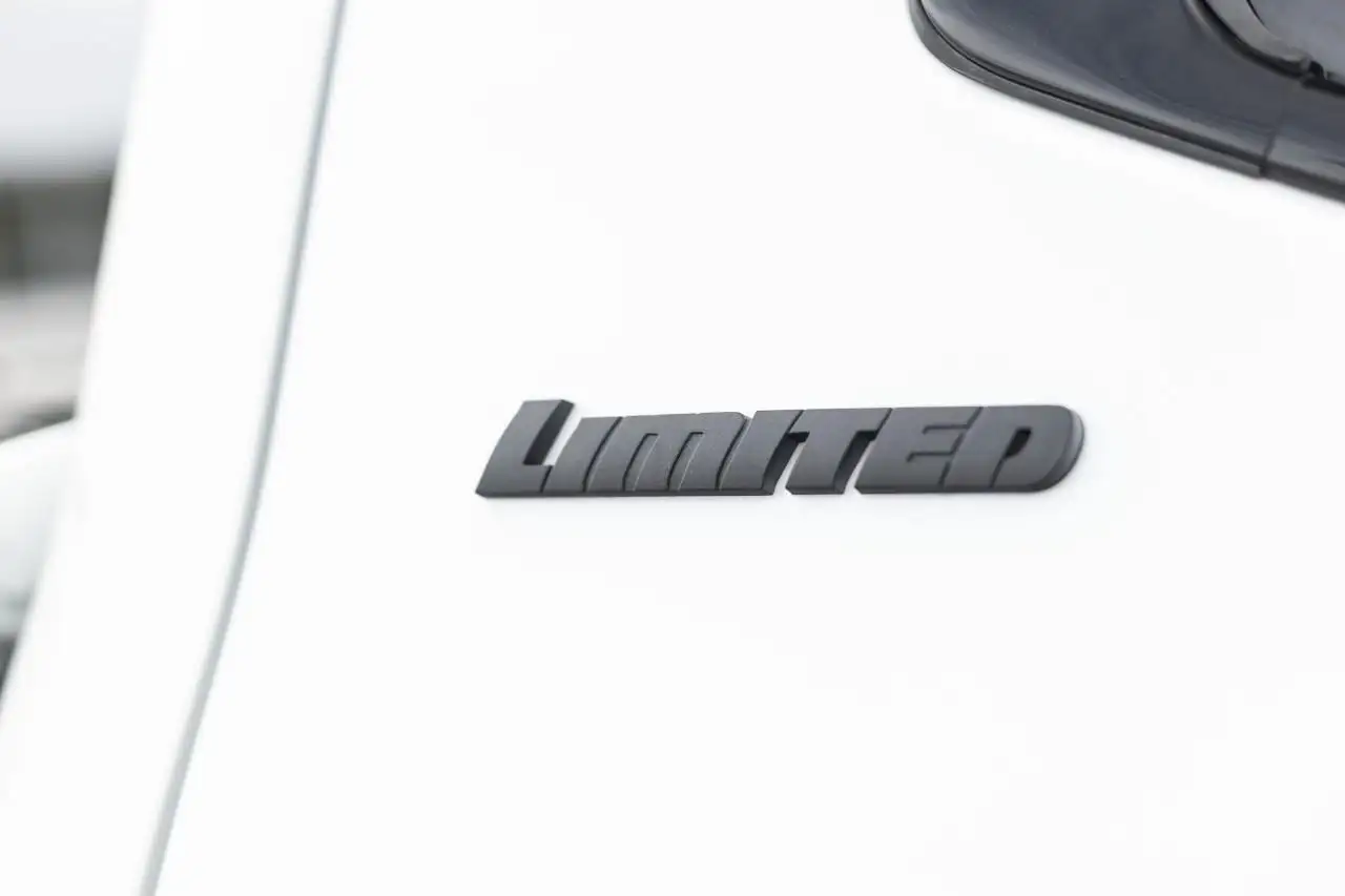 Toyota Tundra снимка Toyota Tundra