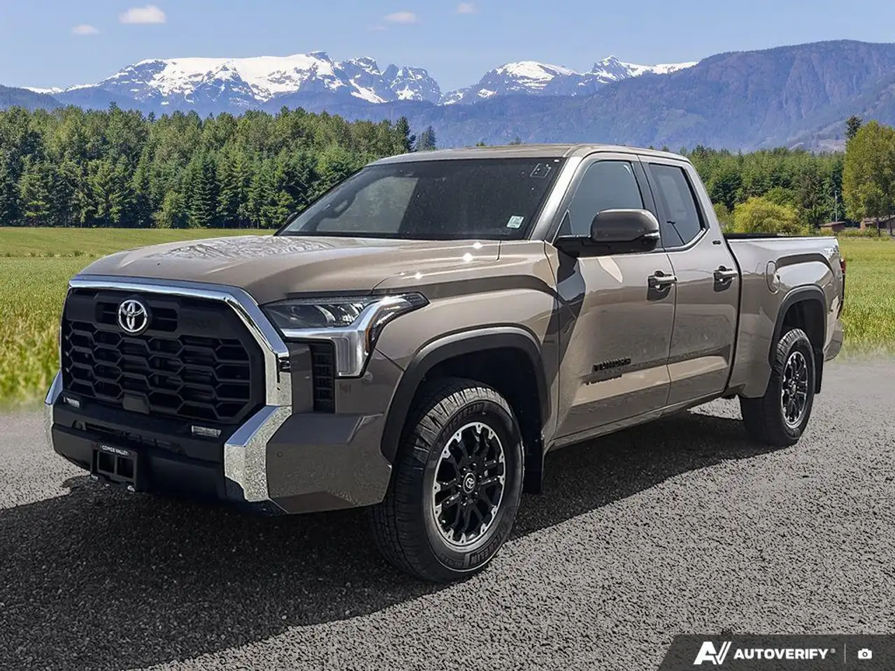 Toyota Tundra снимка Toyota Tundra