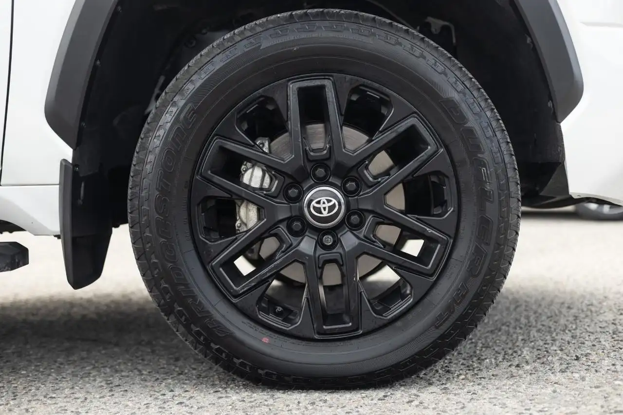 Toyota Tundra снимка Toyota Tundra