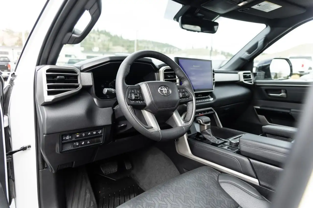 Toyota Tundra снимка Toyota Tundra