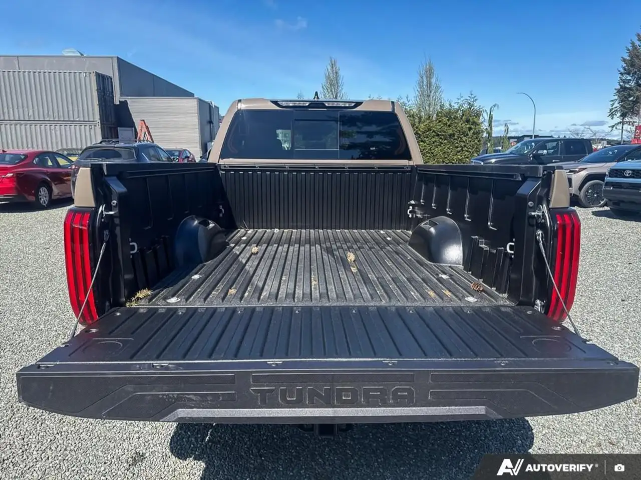 Toyota Tundra снимка Toyota Tundra