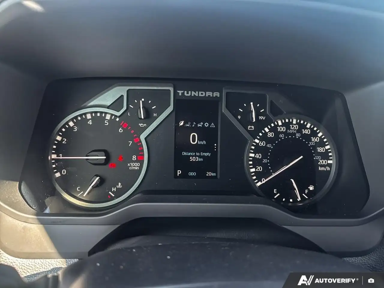 Toyota Tundra снимка Toyota Tundra