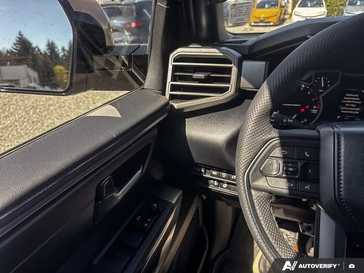 Toyota Tundra снимка Toyota Tundra