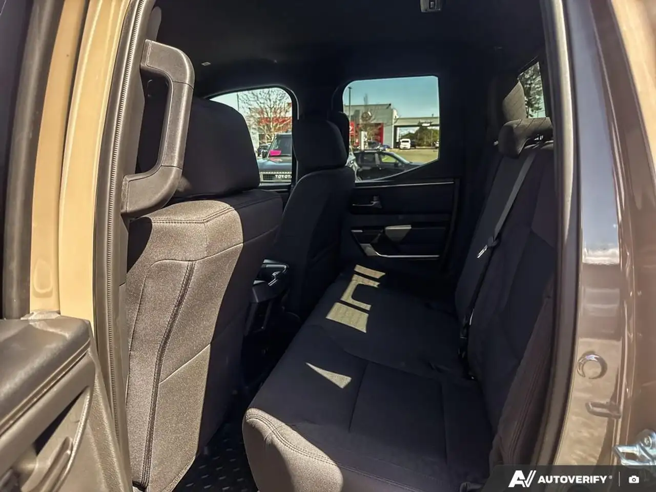 Toyota Tundra снимка Toyota Tundra