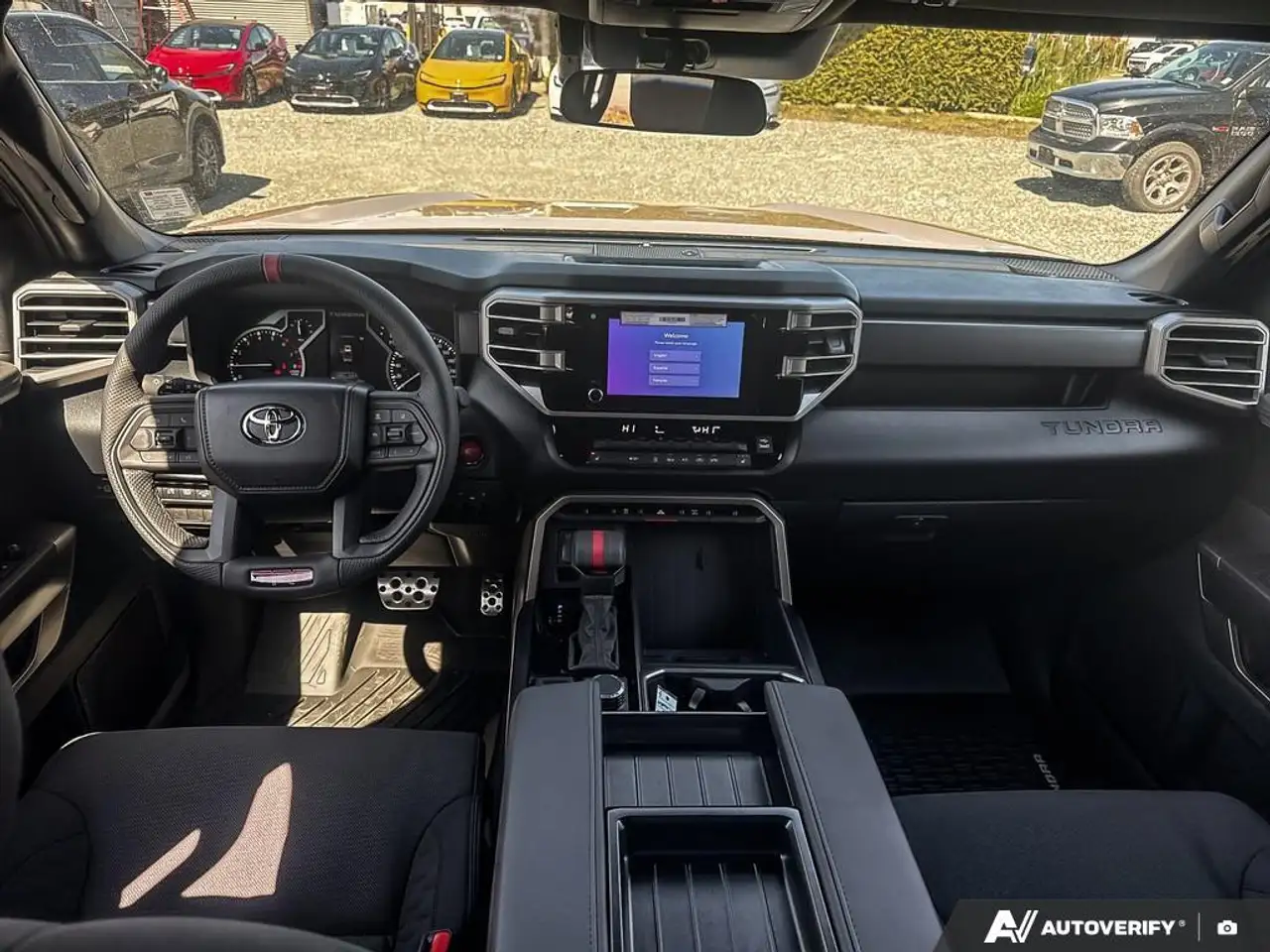 Toyota Tundra снимка Toyota Tundra
