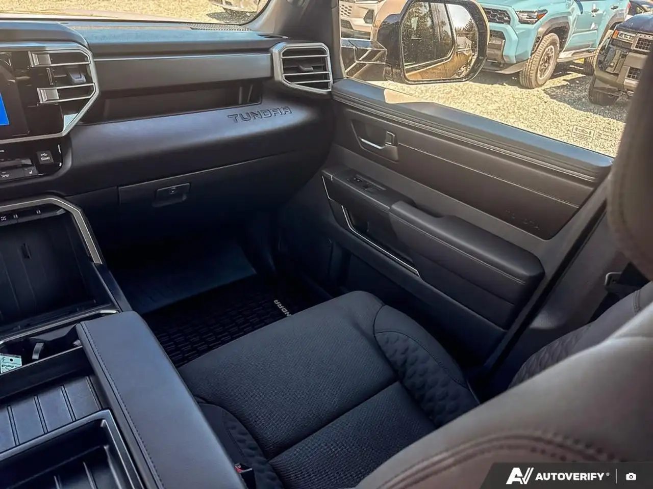 Toyota Tundra снимка Toyota Tundra