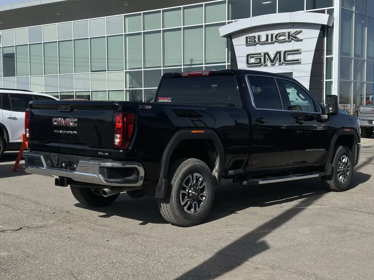 GMC Sierra 3500HD снимка GMC Sierra 3500HD