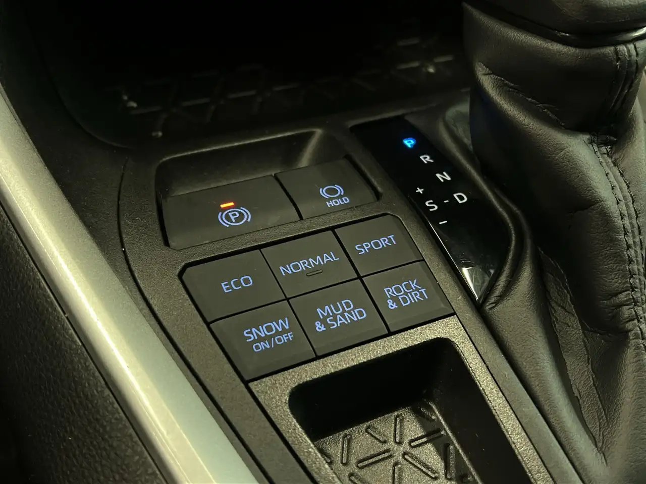 Toyota RAV 4 снимка Toyota RAV 4