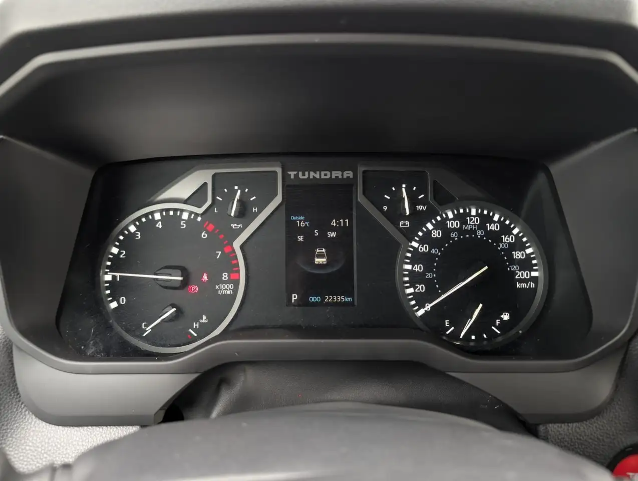 Toyota Tundra снимка Toyota Tundra