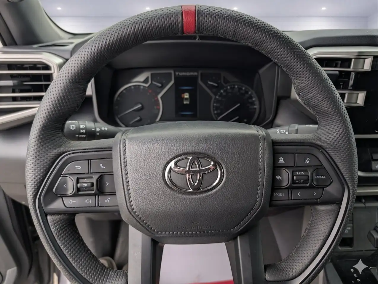 Toyota Tundra снимка Toyota Tundra