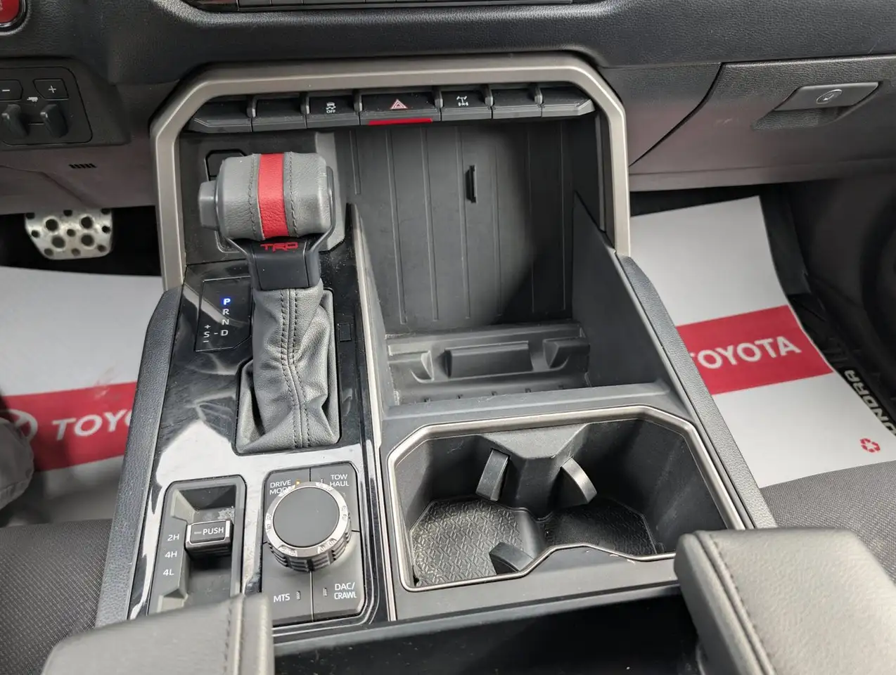 Toyota Tundra снимка Toyota Tundra